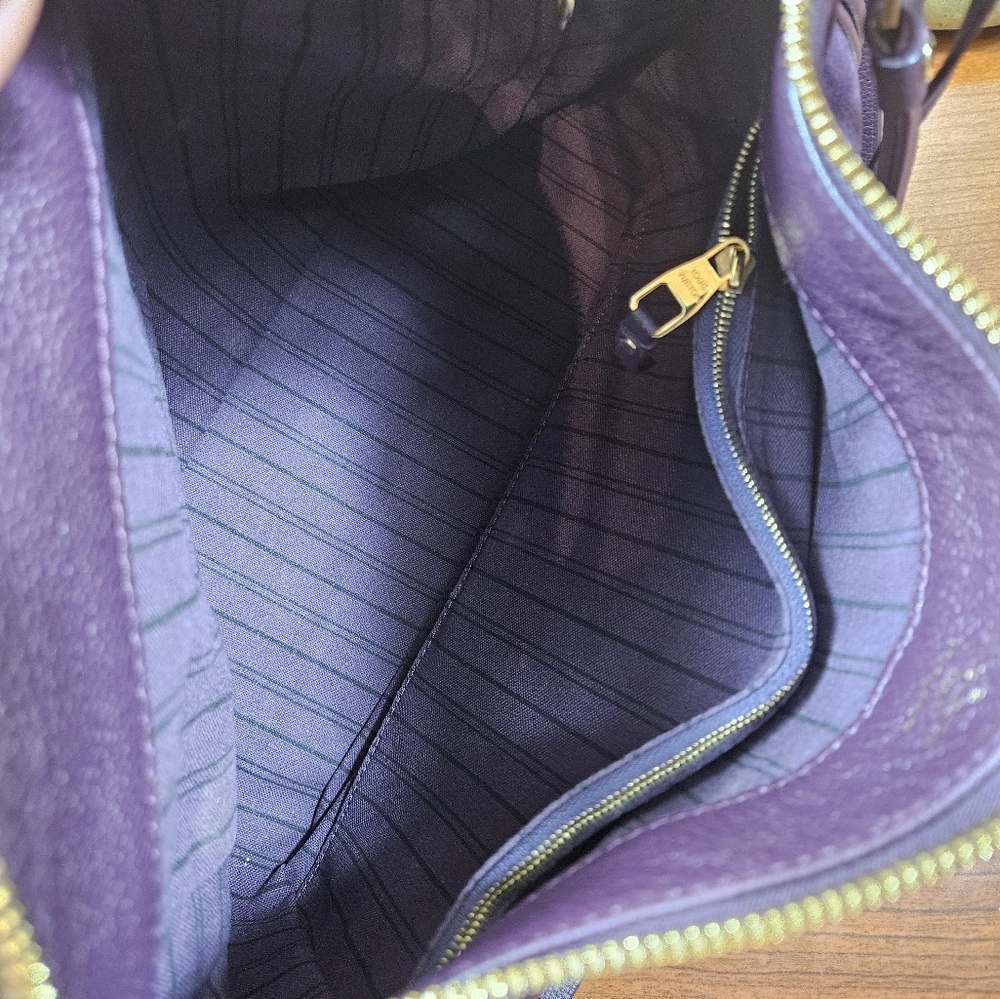 Auth Louis Vuitton Audacieuse Empreinte Suede and Leather MM - Picture 11 of 12